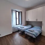 Casa Colonne Fiorite 아파트 카노비오