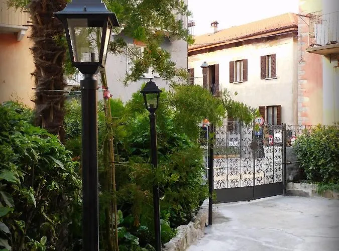 Casa Colonne Fiorite 카노비오