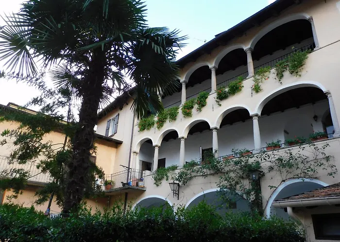 Casa Colonne Fiorite 아파트 카노비오