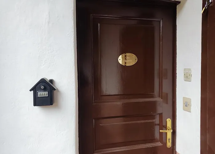 Casa Colonne Fiorite * كانوبيو